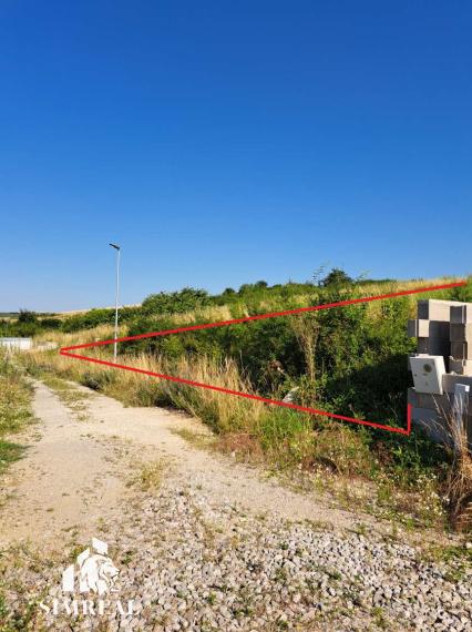 Slnečný stavebný pozemok  v Malých Bieliciach- znížená cena