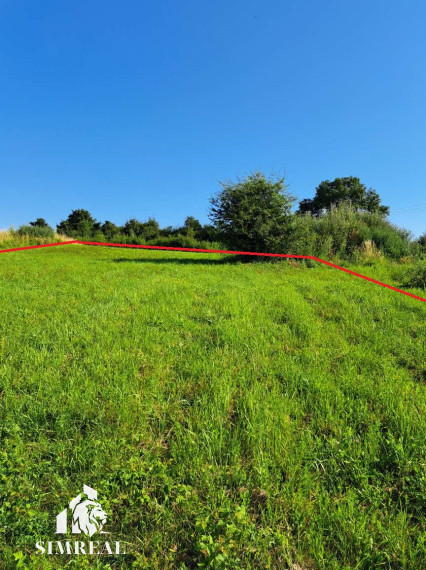 Slnečný stavebný pozemok  v Malých Bieliciach- znížená cena